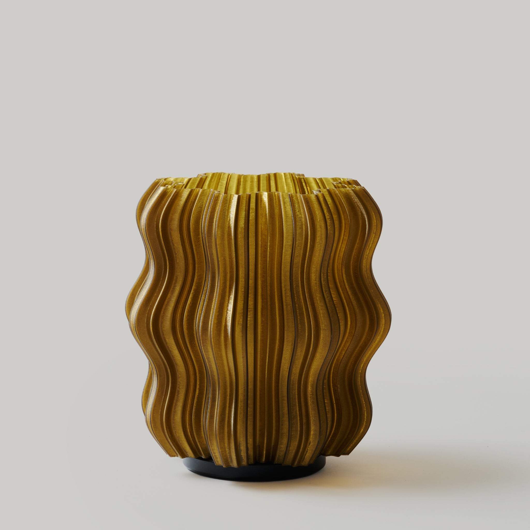 Cordless Mini Wavy Lamp – USB-C Rechargeable Sculptural Table Lamp