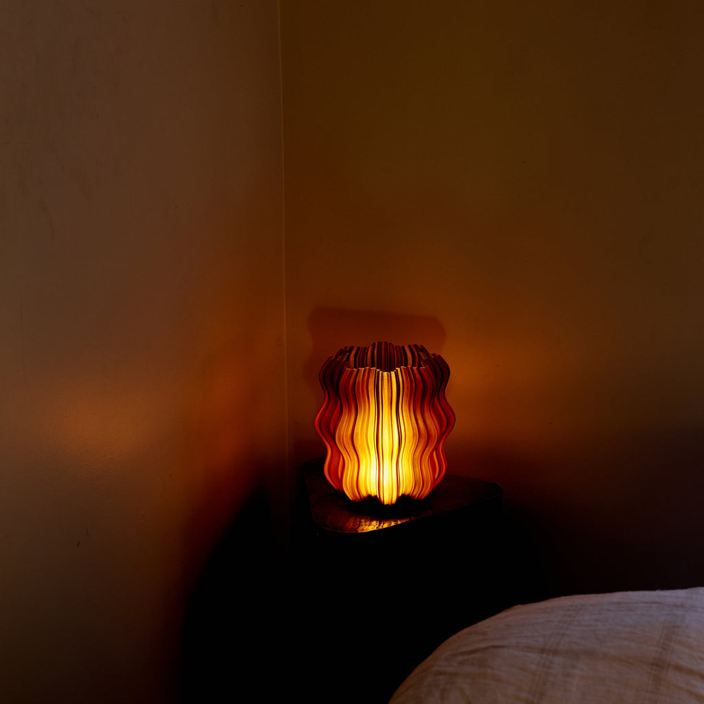 Cordless Mini Wavy Lamp – USB-C Rechargeable Sculptural Table Lamp