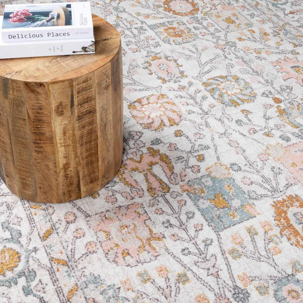 Herstmonceux Traditional Area Rug – Multicolor Medium Pile