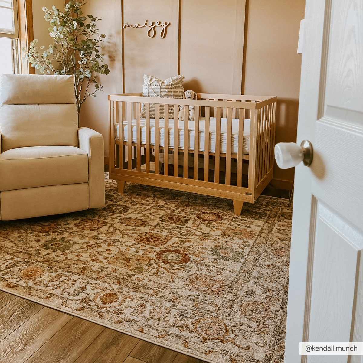 Herstmonceux Traditional Area Rug – Multicolor Medium Pile